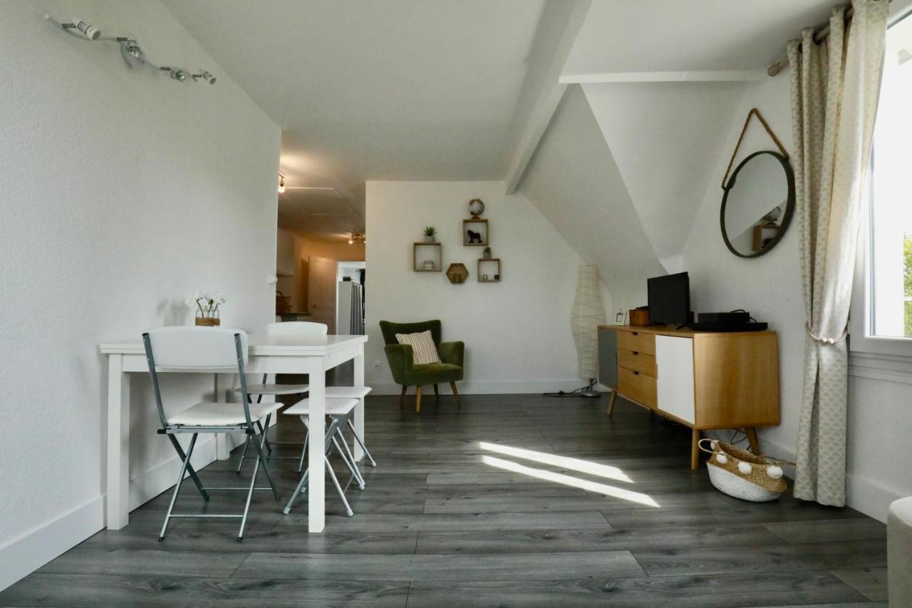 Appartement De L'Hippodrome Avec Deux Chambres Довил Екстериор снимка