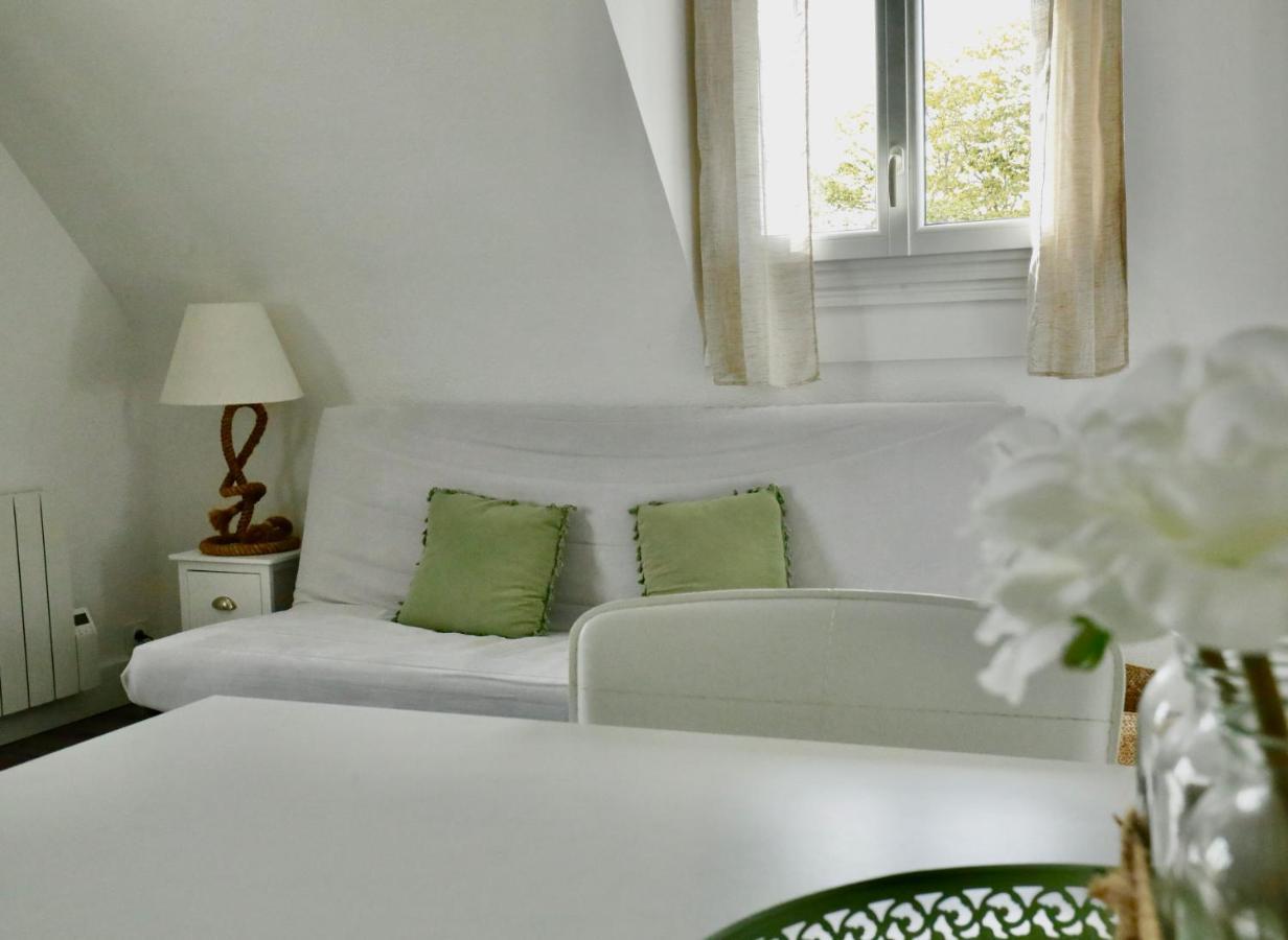 Appartement De L'Hippodrome Avec Deux Chambres Довил Екстериор снимка